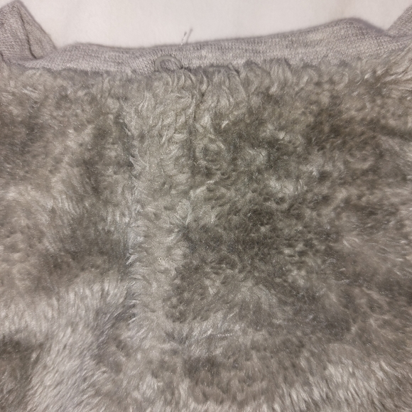 Guess Furry Sweatsuit, Girl's 18M, EUC - Picture 4 of 9